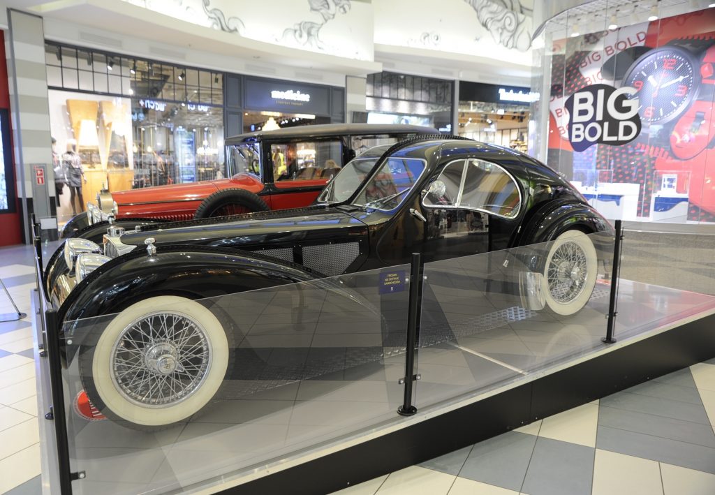 A Bugatti Atlantic replica. But can the original 57453/57222/57454 still be found?